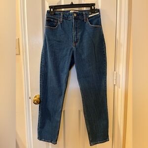 Abercrombie & Fitch Curve Love High Rise Mom Jean (size 26/2 short) NWT